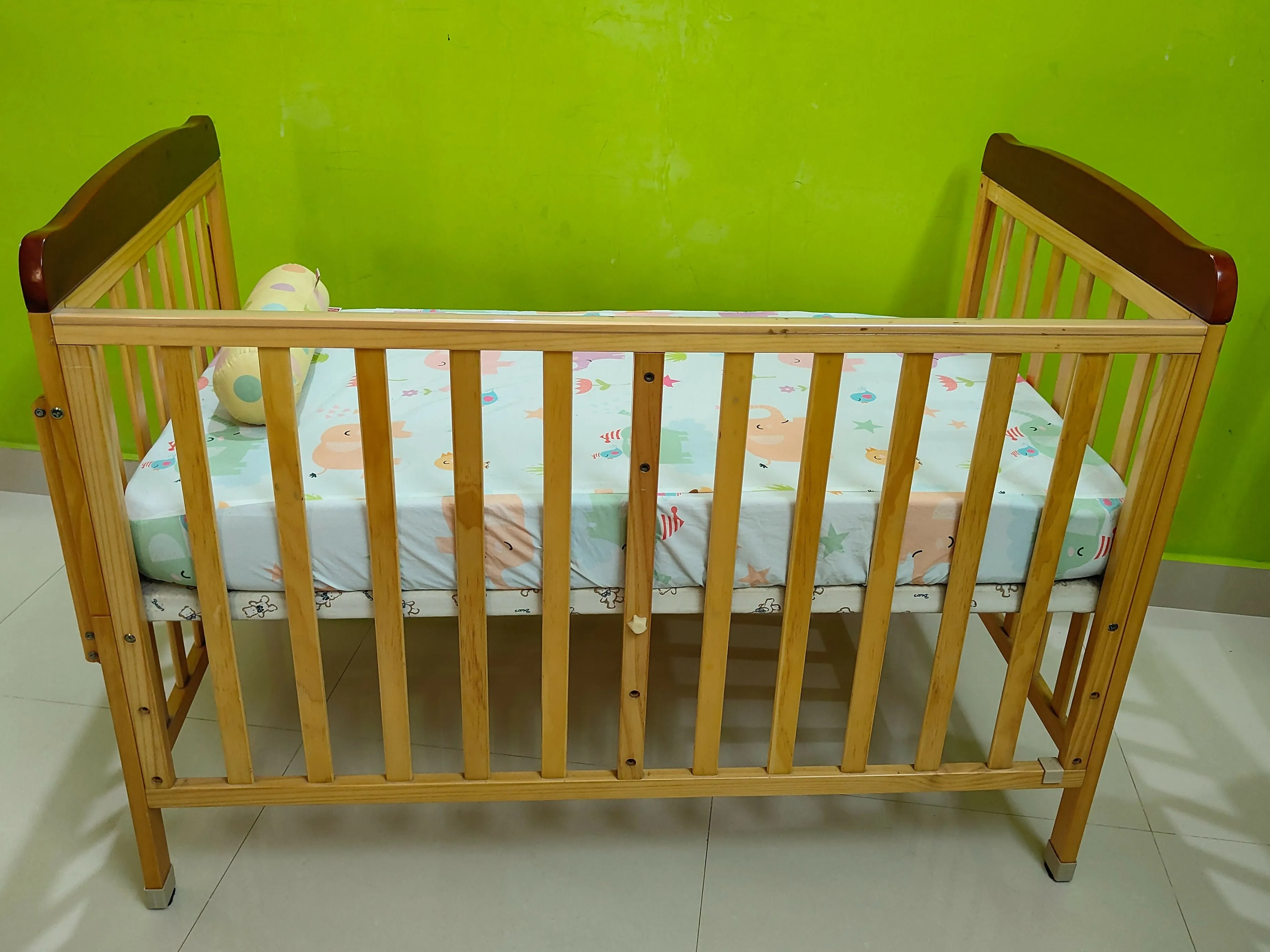 BABYHUG Hamilton Wooden Cot/Crib with Mosquito Net and Bed,Dimensions:26 x 46 x 32 inches