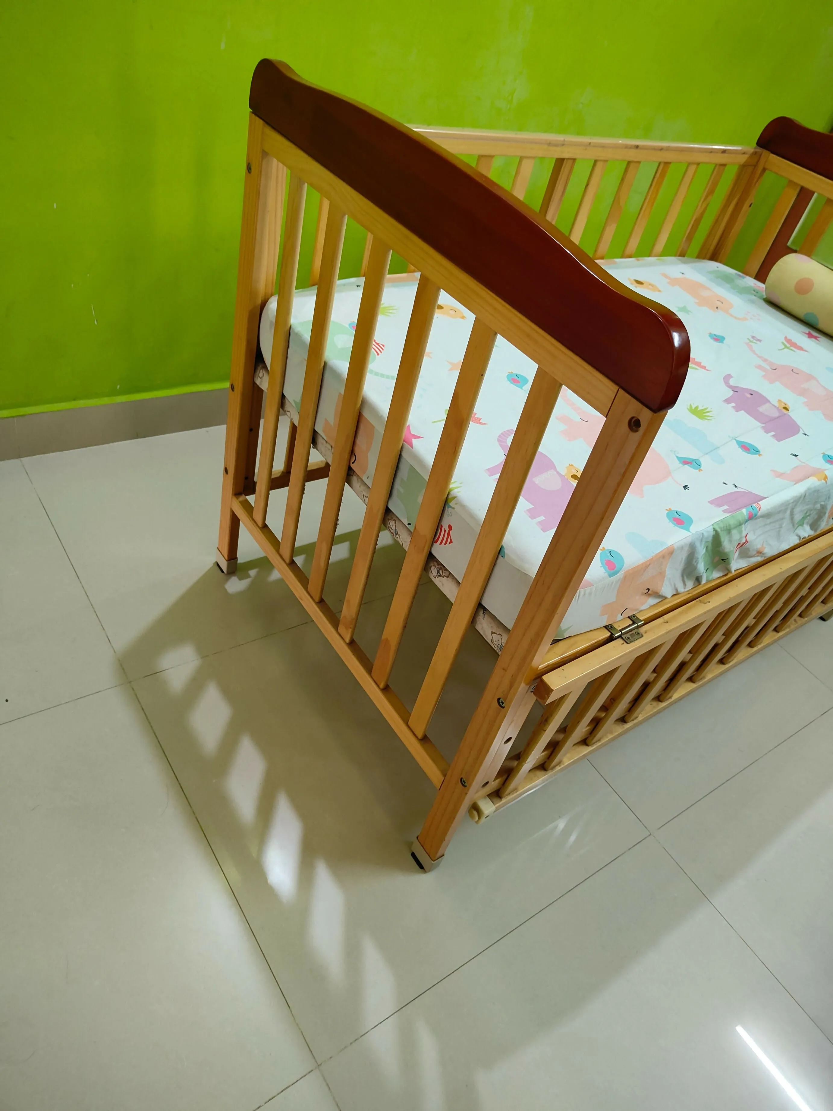 BABYHUG Hamilton Wooden Cot/Crib with Mosquito Net and Bed,Dimensions:26 x 46 x 32 inches