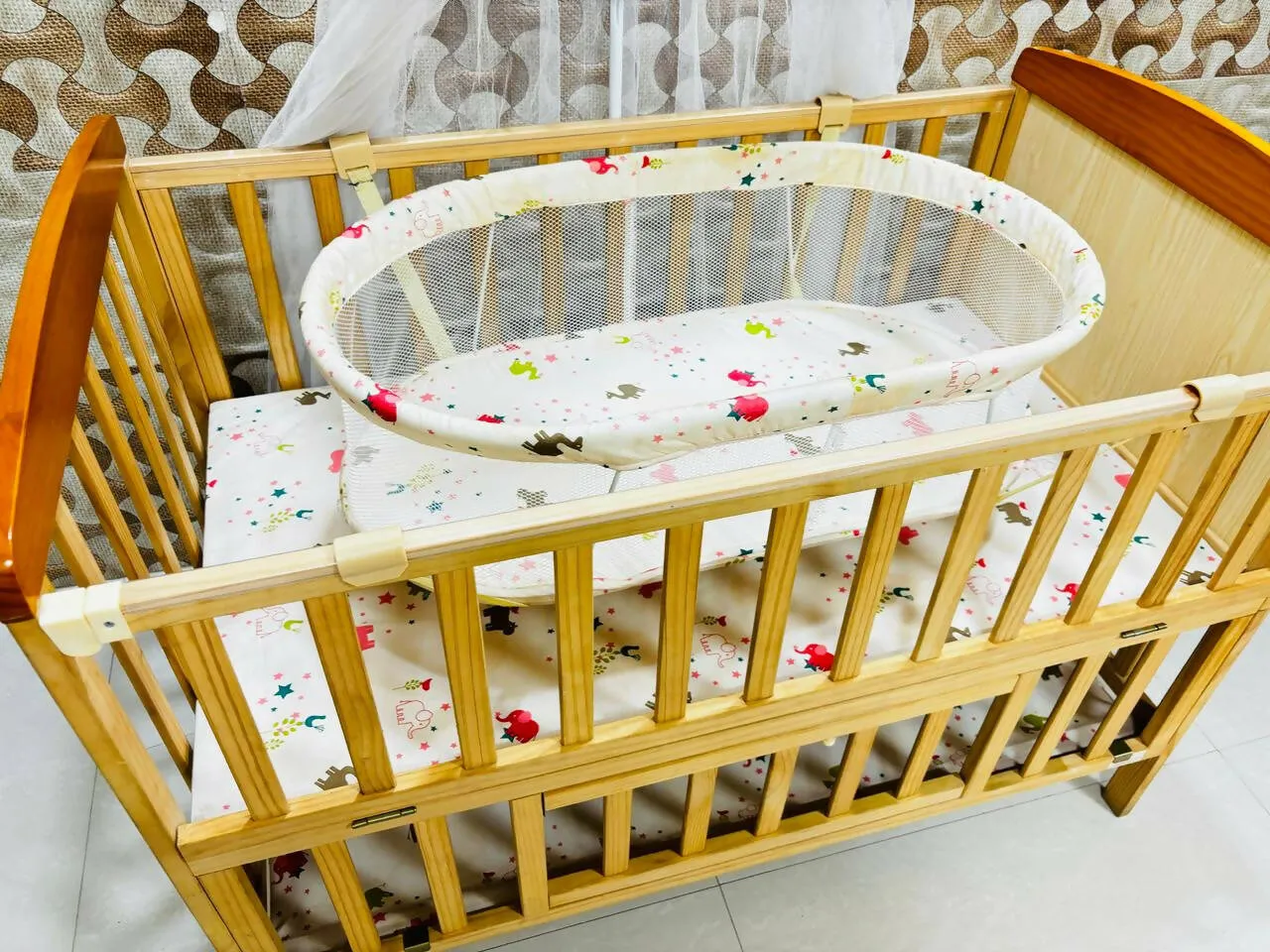 BABYHUG Kelly Wooden Crib/Cot for Baby, Dimensions: L116×W66×H88 cm