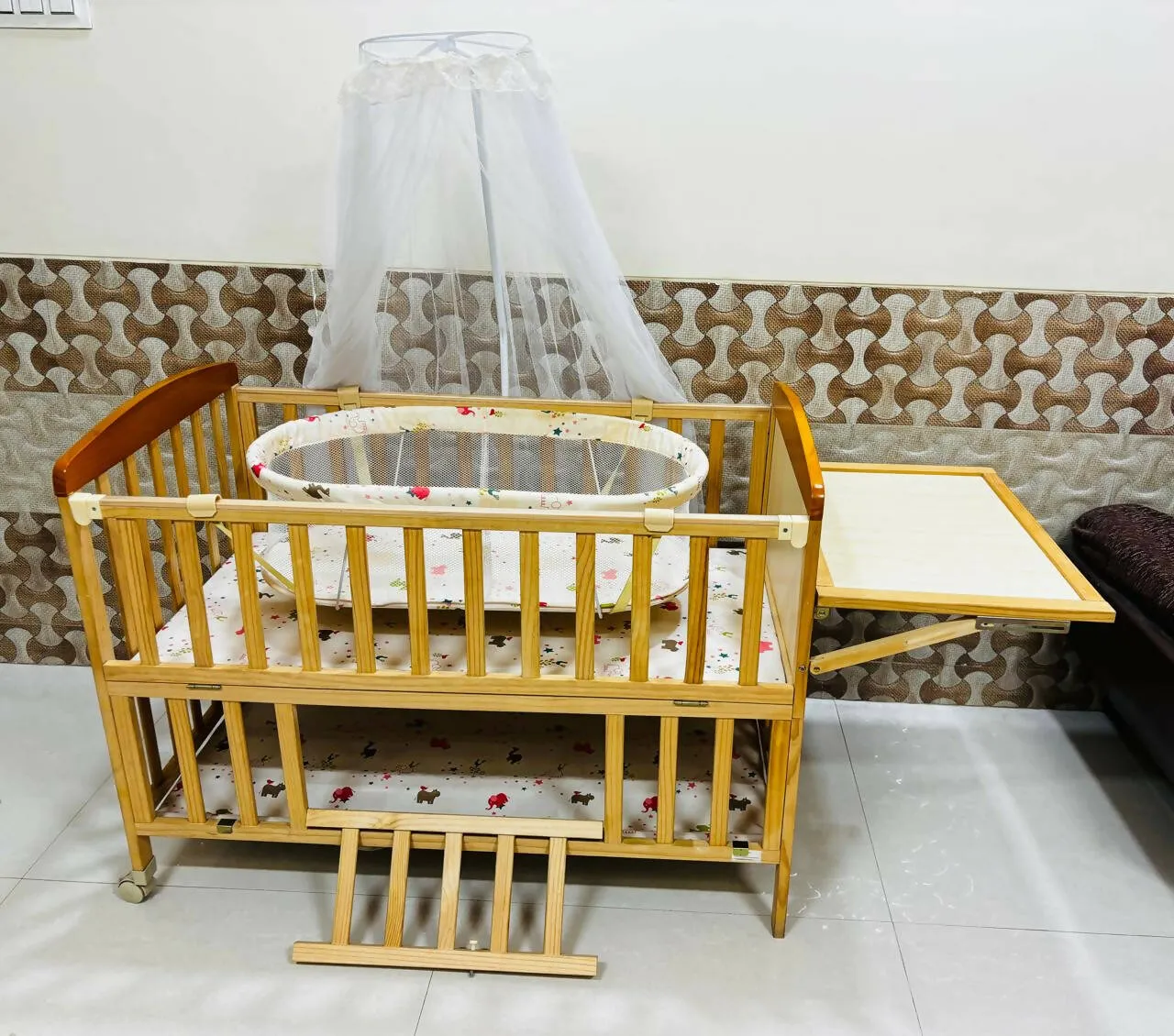 BABYHUG Kelly Wooden Crib/Cot for Baby, Dimensions: L116×W66×H88 cm