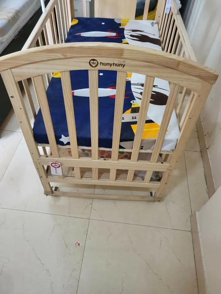 HUNYHUNY Multifunctional Square End Baby Crib/Cot